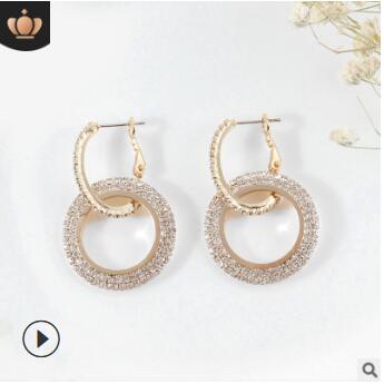 Geometric circle earrings