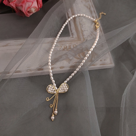 Designer Retro Butterfly Clavicle Chain Niche Pearl Choker Necklace Necklace Female