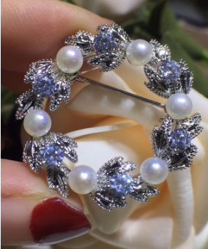 Freshwater pearl brooch corsage