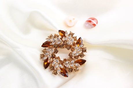 Crystal brooch, diamond-encrusted bauhinia brooch, brooch