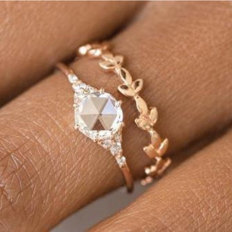 Simple And Low-key Gold Inlaid White Zircon Women's Ring