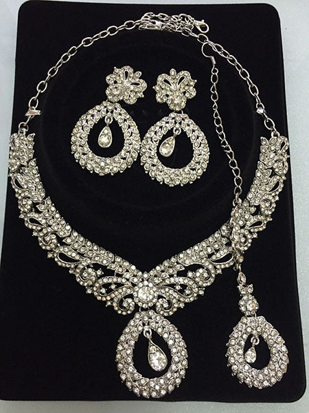 Three-piece Set Of White Rhinestone Necklace And Earrings Forehead Chain